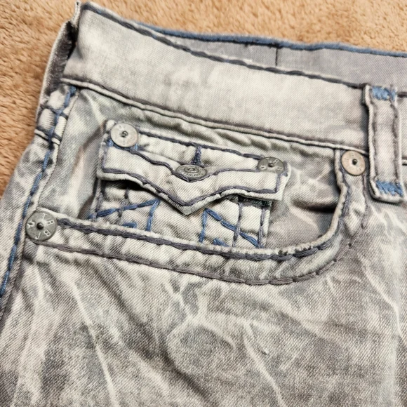 True Religion NWOT Light Gray Jeans Cut Off Shorts with Blue Accents 12'inseam - Picture 9 of 13